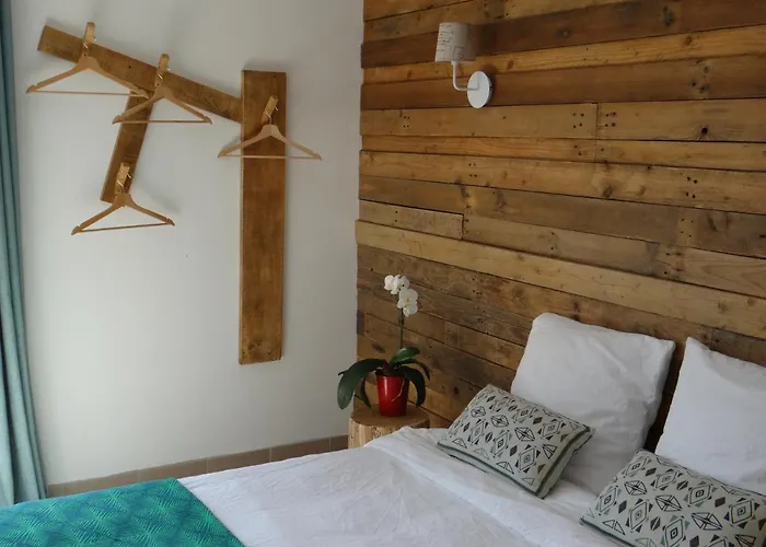 Les Marguerites Bed & Breakfast Champdolent