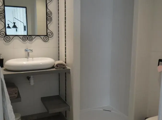 Les Marguerites Bed & Breakfast 3*