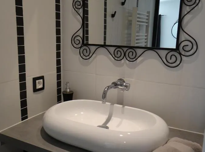 Les Marguerites Bed & Breakfast Champdolent